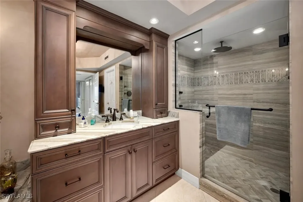 7575 Pelican Bay Boulevard Naples FL 34108