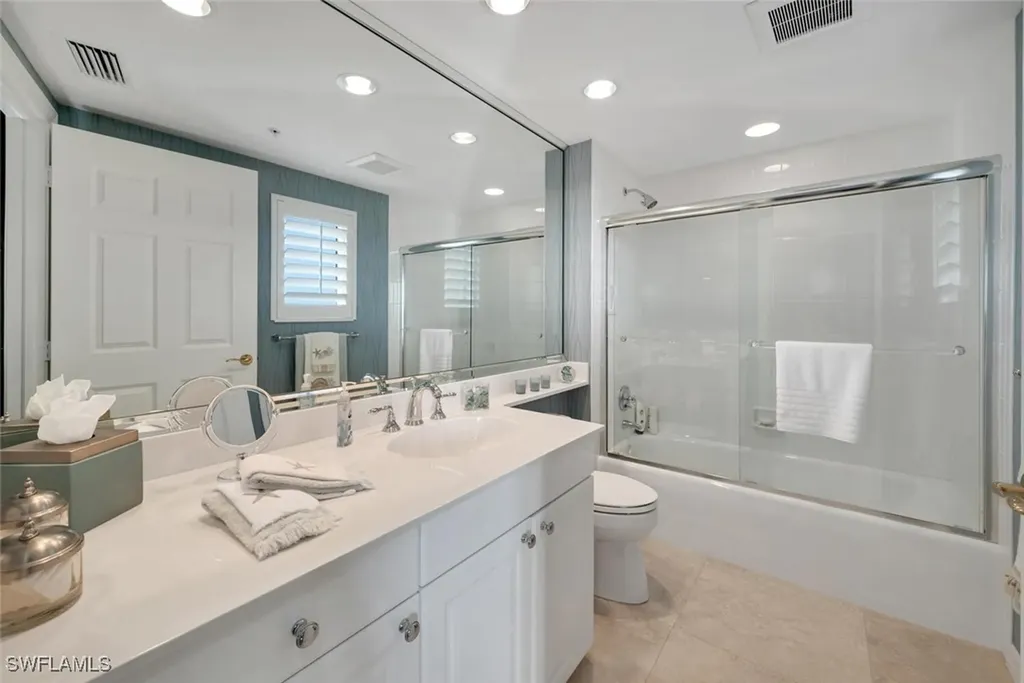7575 Pelican Bay Boulevard Naples FL 34108