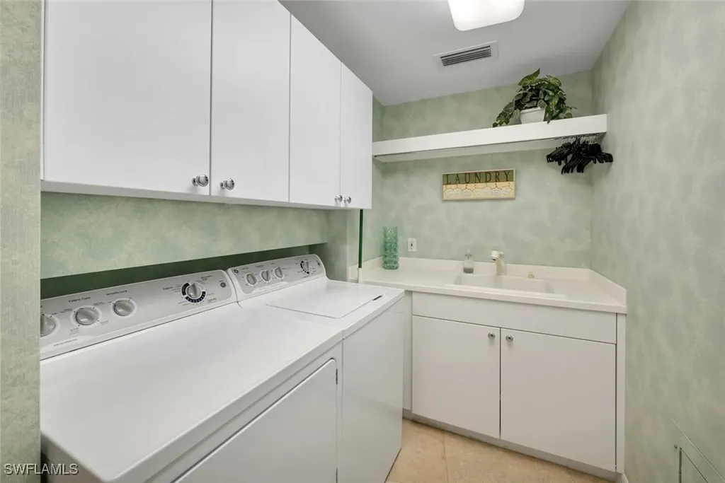 7575 Pelican Bay Boulevard Naples FL 34108