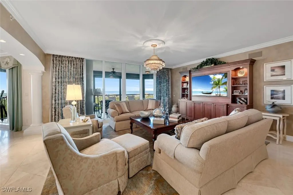 7575 Pelican Bay Boulevard Naples FL 34108