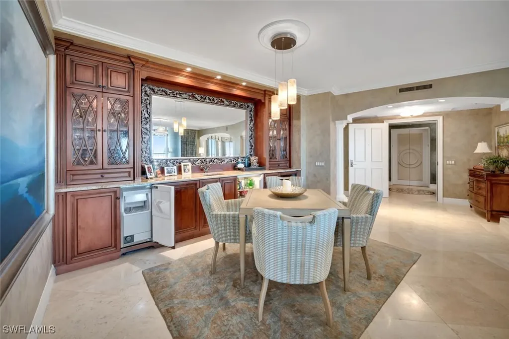 7575 Pelican Bay Boulevard Naples FL 34108