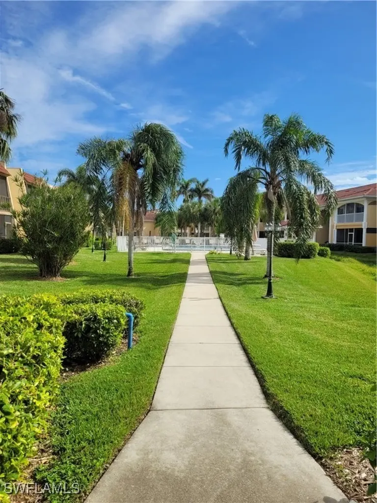 12471 Mcgregor Boulevard Fort Myers FL 33919