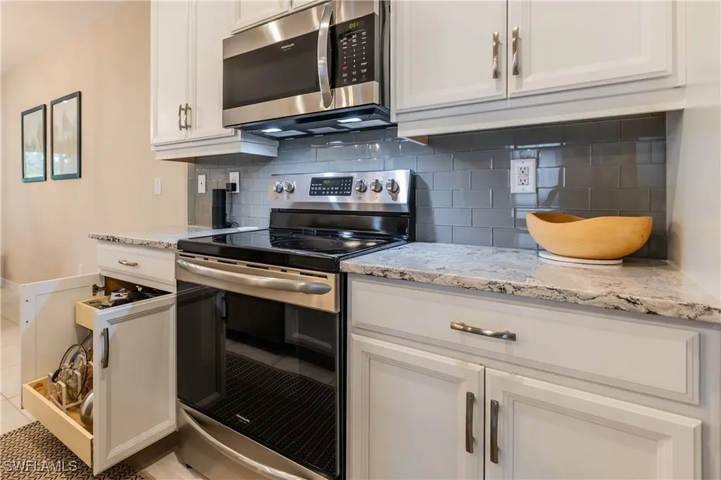 14859 Edgewater Circle Naples FL 34114