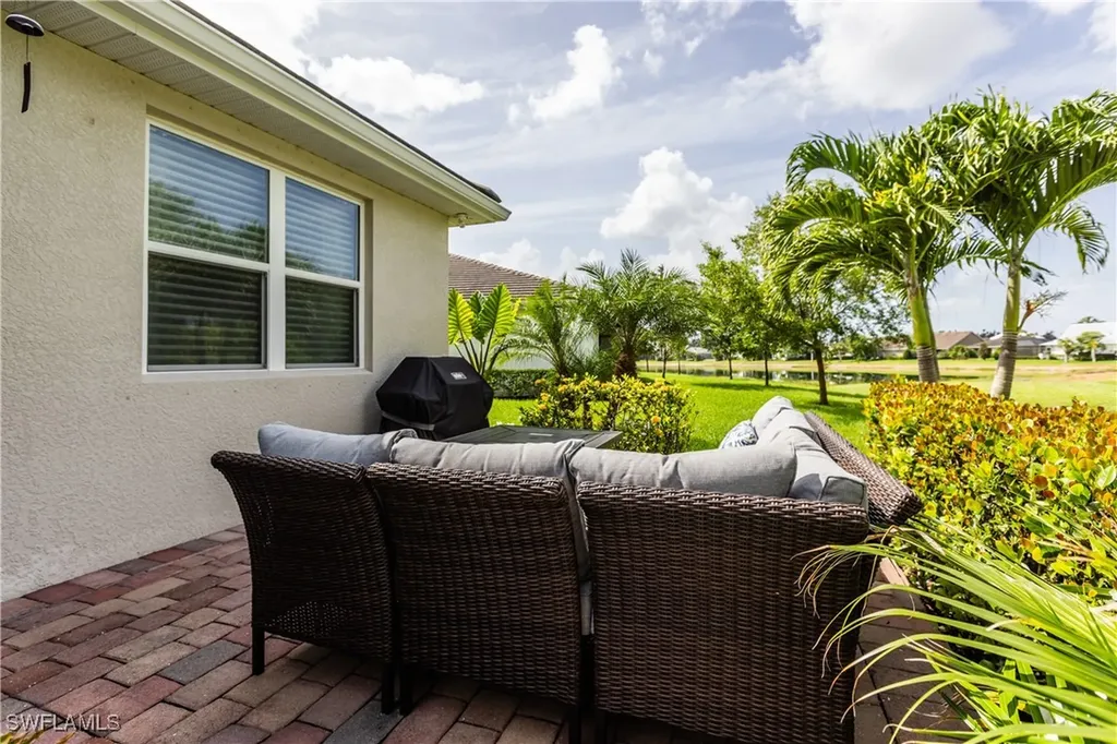 14859 Edgewater Circle Naples FL 34114