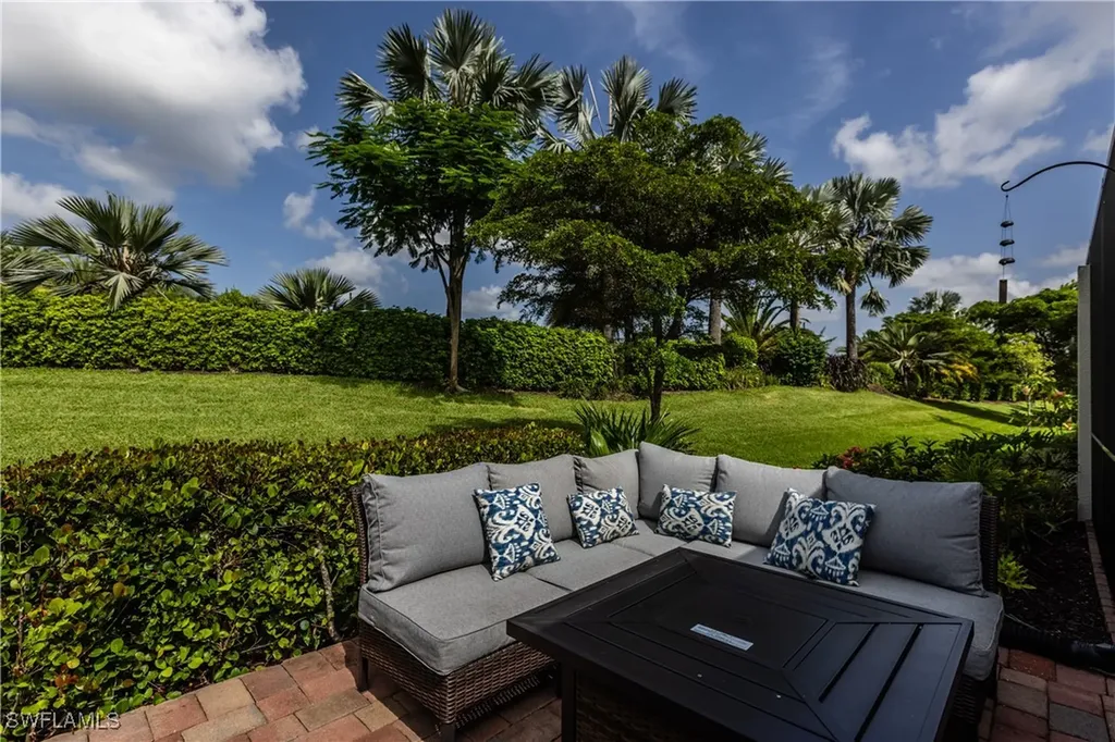 14859 Edgewater Circle Naples FL 34114