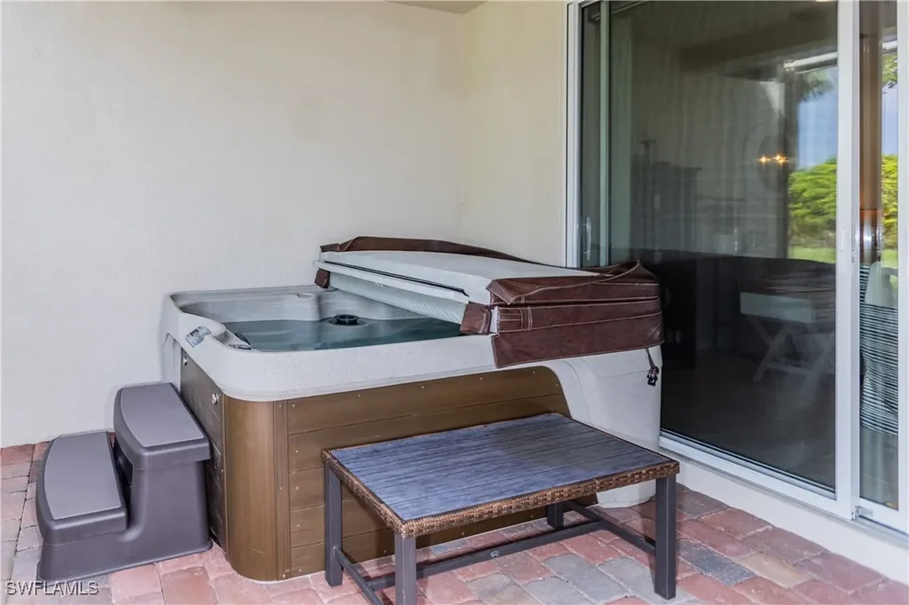 14859 Edgewater Circle Naples FL 34114