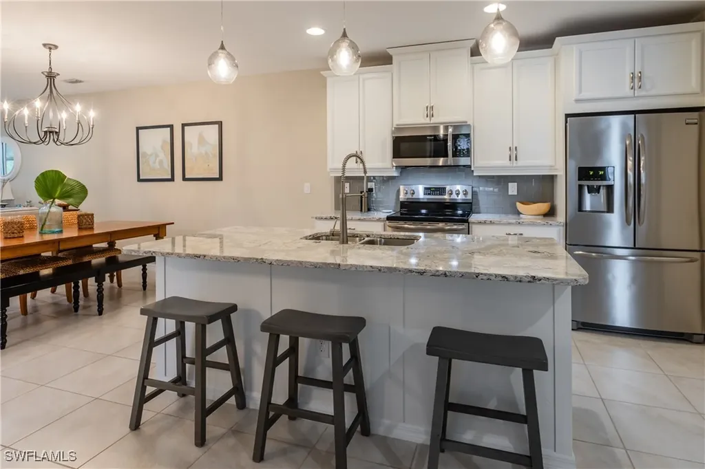 14859 Edgewater Circle Naples FL 34114