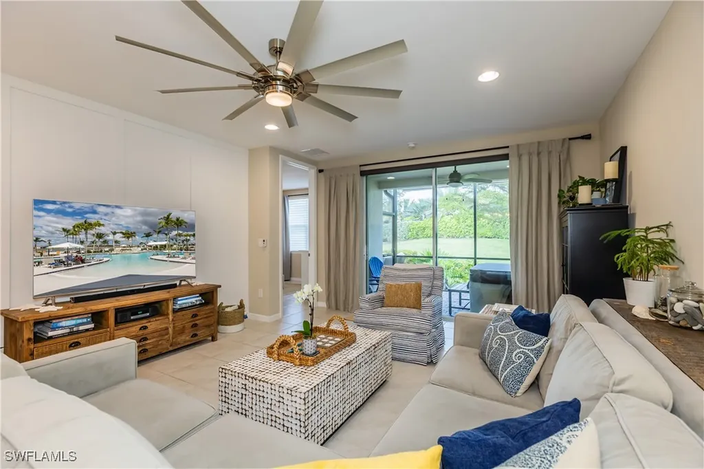 14859 Edgewater Circle Naples FL 34114