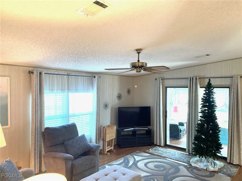 9097 Flamingo Circle North Fort Myers FL 33903