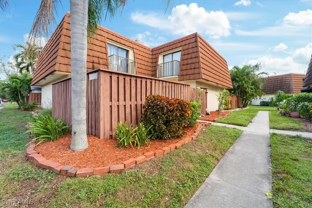 5212 Cedarbend Drive Fort Myers FL 33919