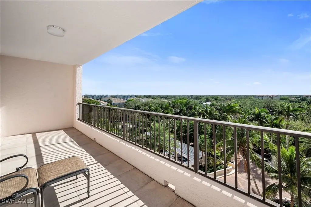 7575 Pelican Bay Boulevard Naples FL 34108