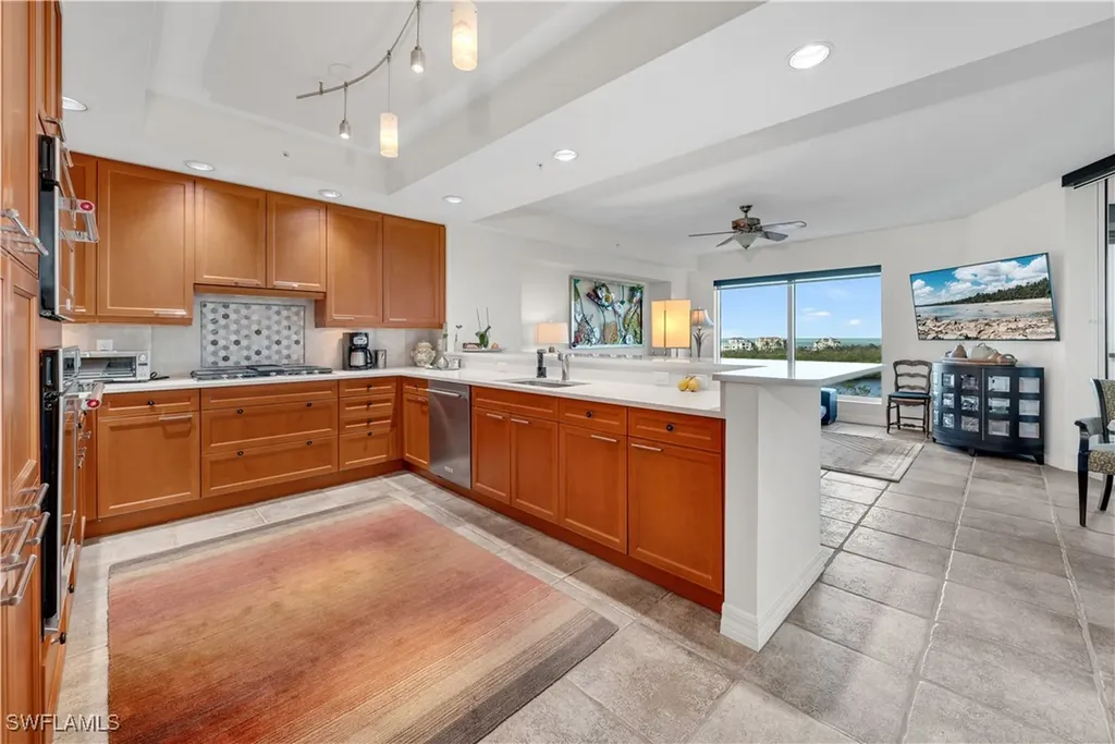 7575 Pelican Bay Boulevard Naples FL 34108
