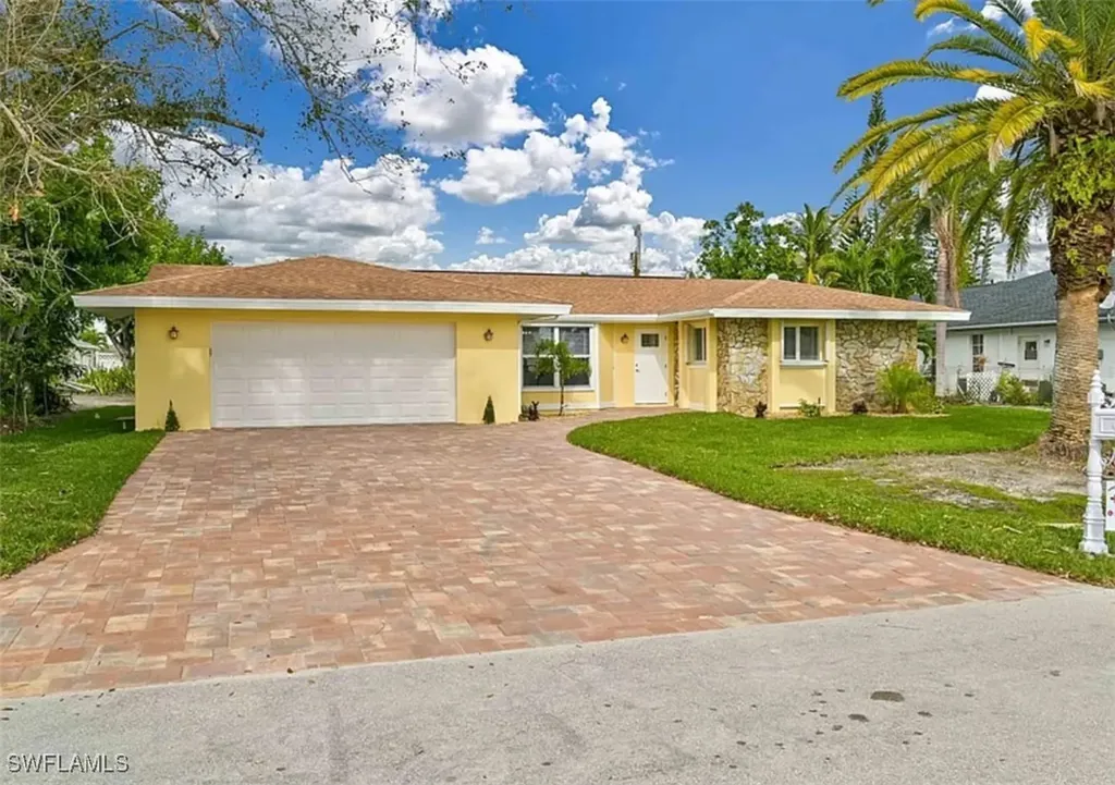 2011 SE 8th Street Cape Coral FL 33990