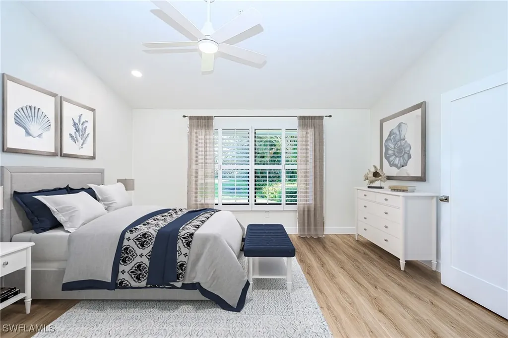 571 Park Shore Drive Naples FL 34103