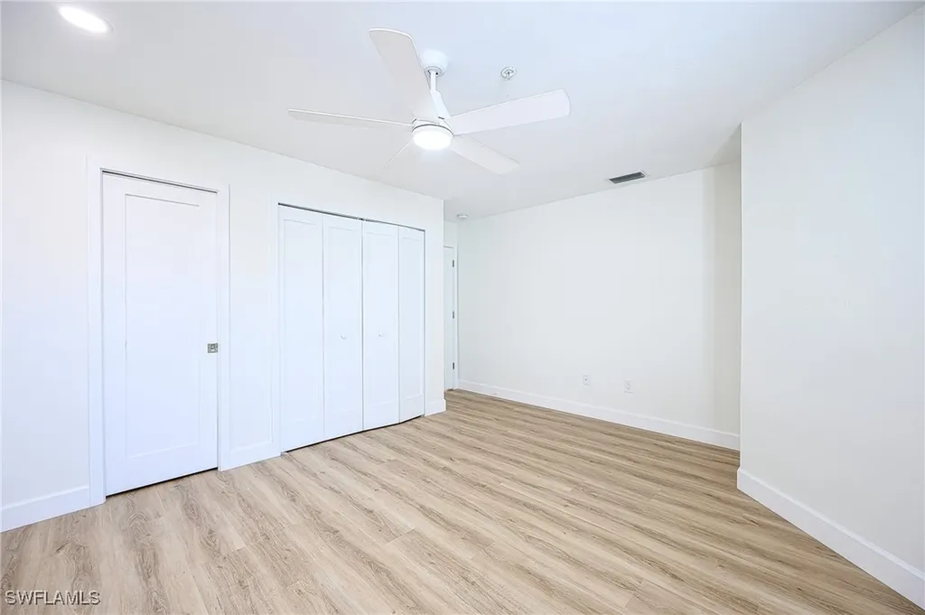 571 Park Shore Drive Naples FL 34103