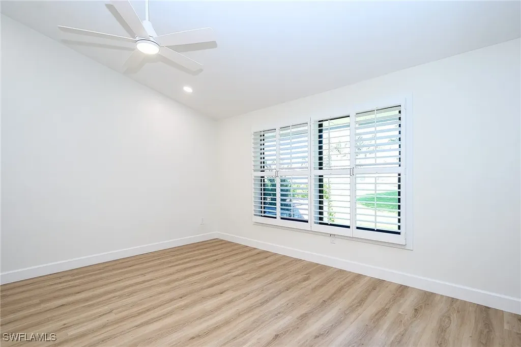 571 Park Shore Drive Naples FL 34103