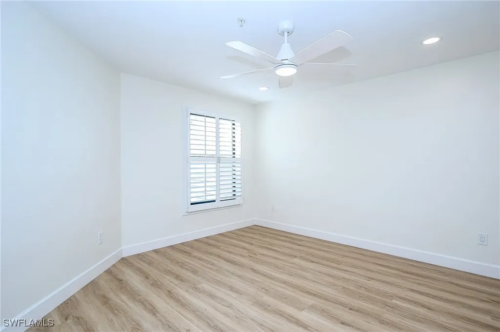 571 Park Shore Drive Naples FL 34103