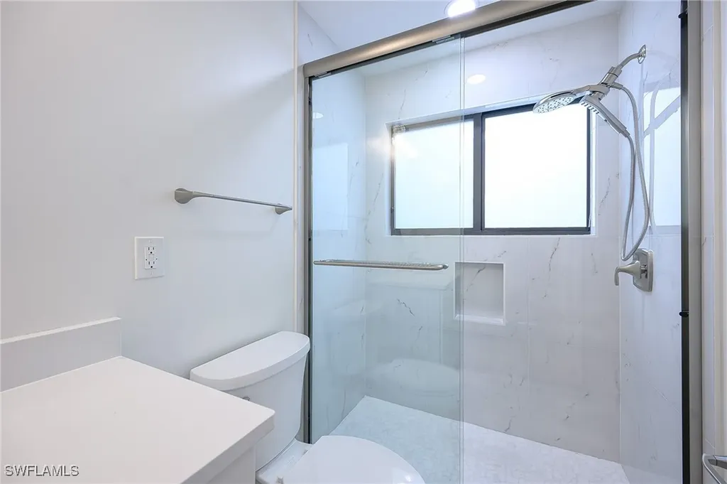 571 Park Shore Drive Naples FL 34103