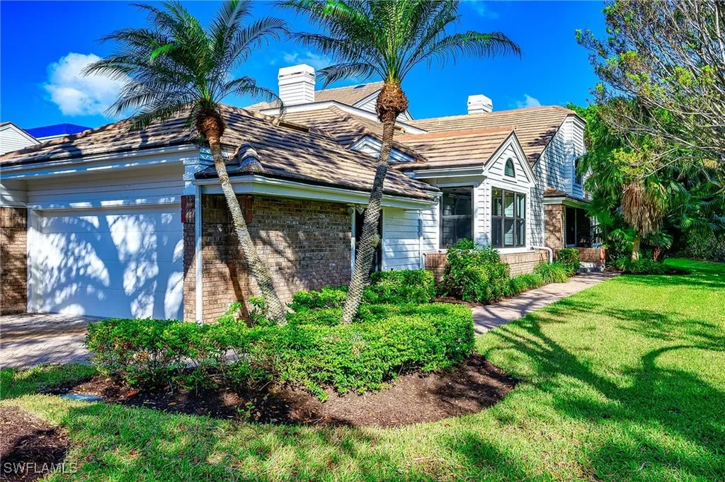 571 Park Shore Drive Naples FL 34103