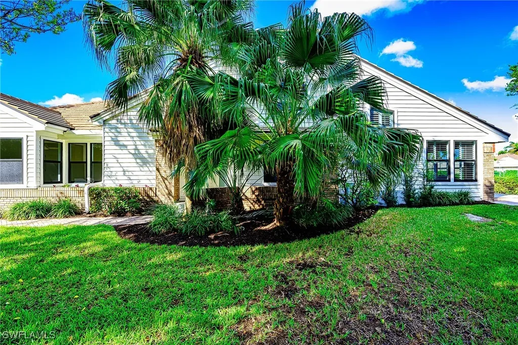 571 Park Shore Drive Naples FL 34103
