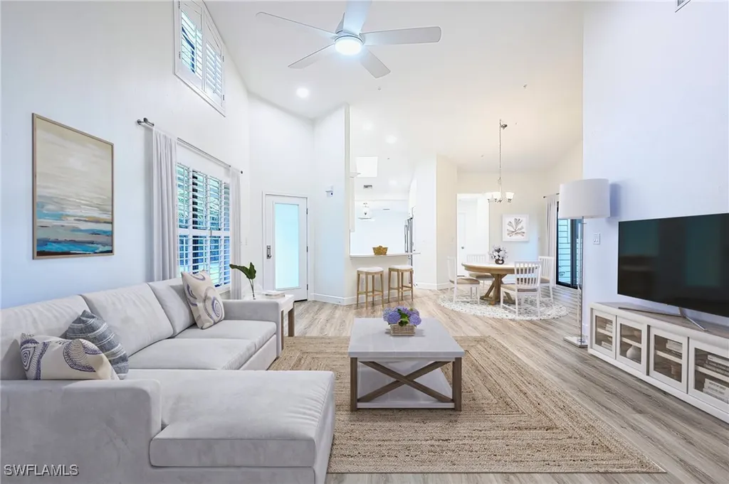 571 Park Shore Drive Naples FL 34103