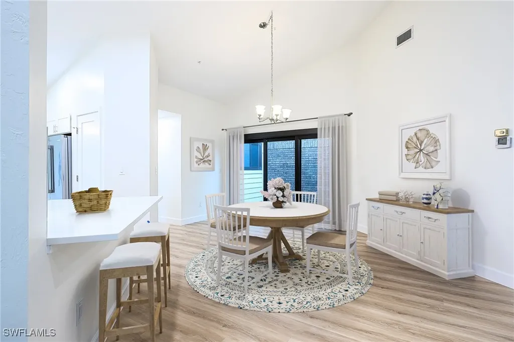 571 Park Shore Drive Naples FL 34103