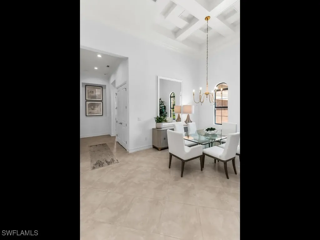 6564 Costa Circle Naples FL 34113