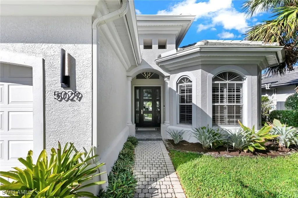 5029 Kensington High Street Naples FL 34105
