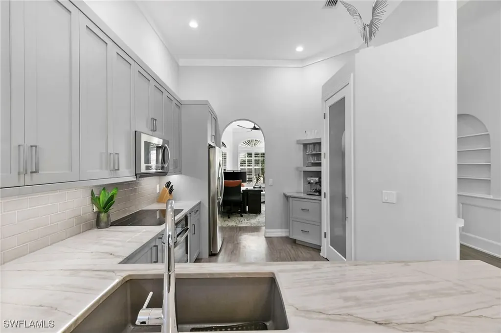 5029 Kensington High Street Naples FL 34105