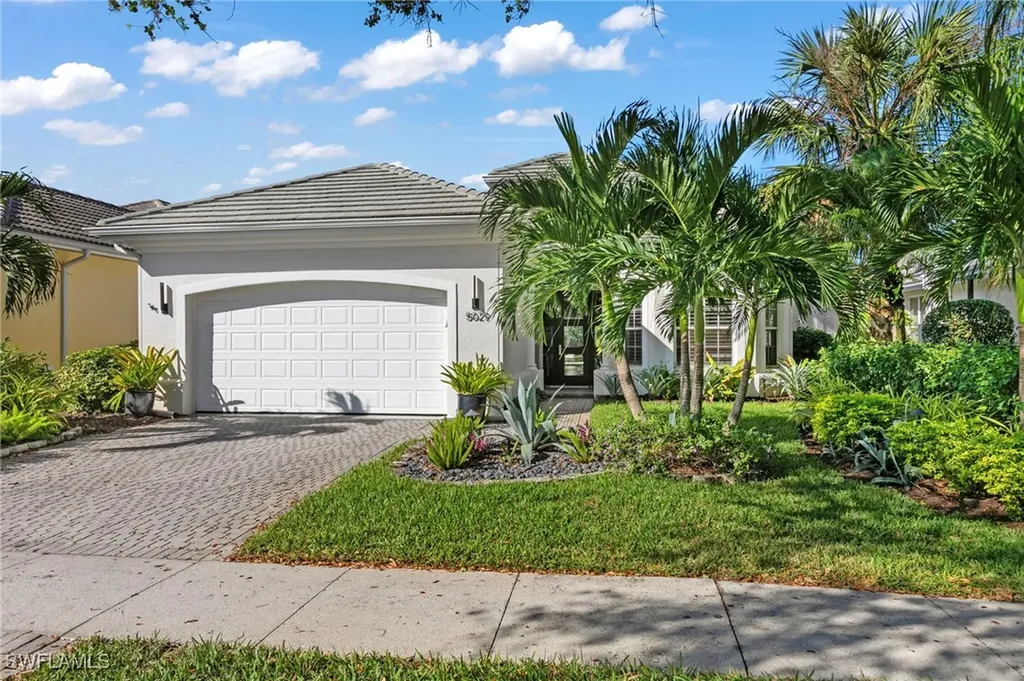 5029 Kensington High Street Naples FL 34105