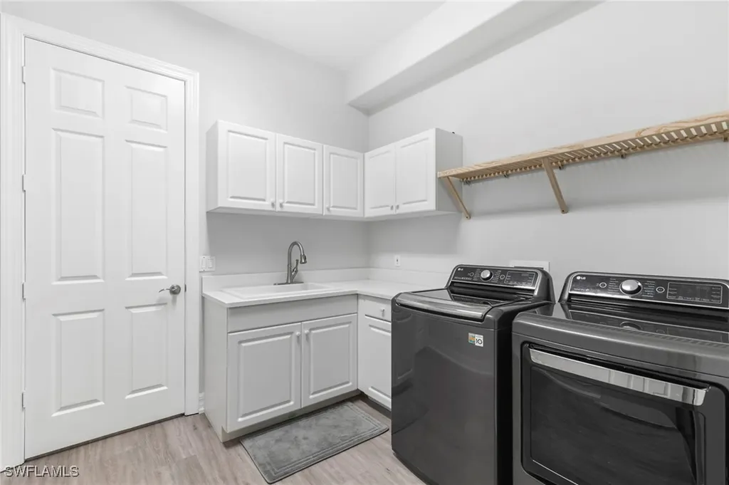 5029 Kensington High Street Naples FL 34105