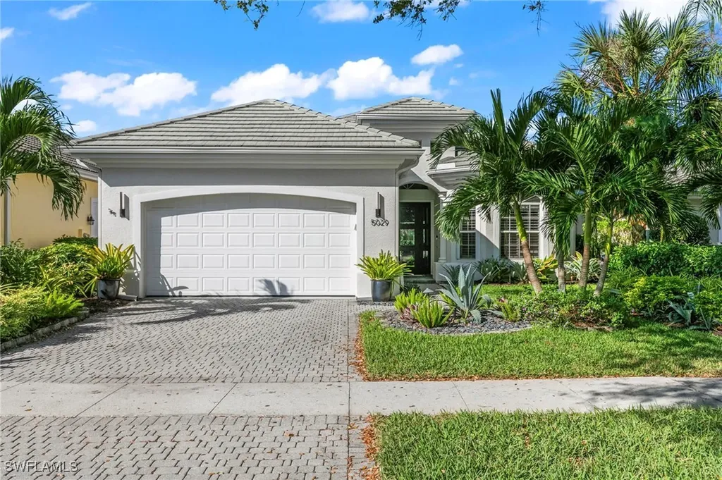5029 Kensington High Street Naples FL 34105