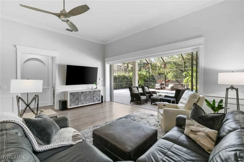 5029 Kensington High Street Naples FL 34105