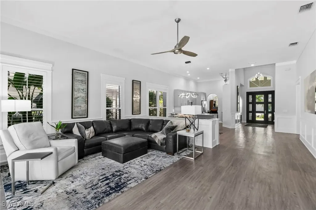 5029 Kensington High Street Naples FL 34105