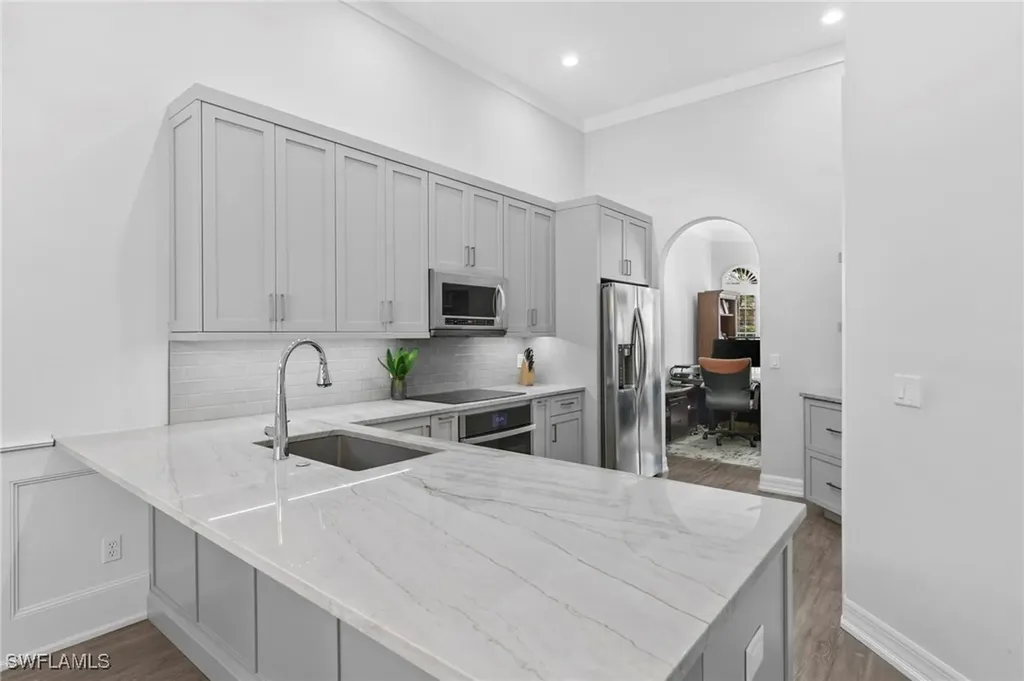 5029 Kensington High Street Naples FL 34105