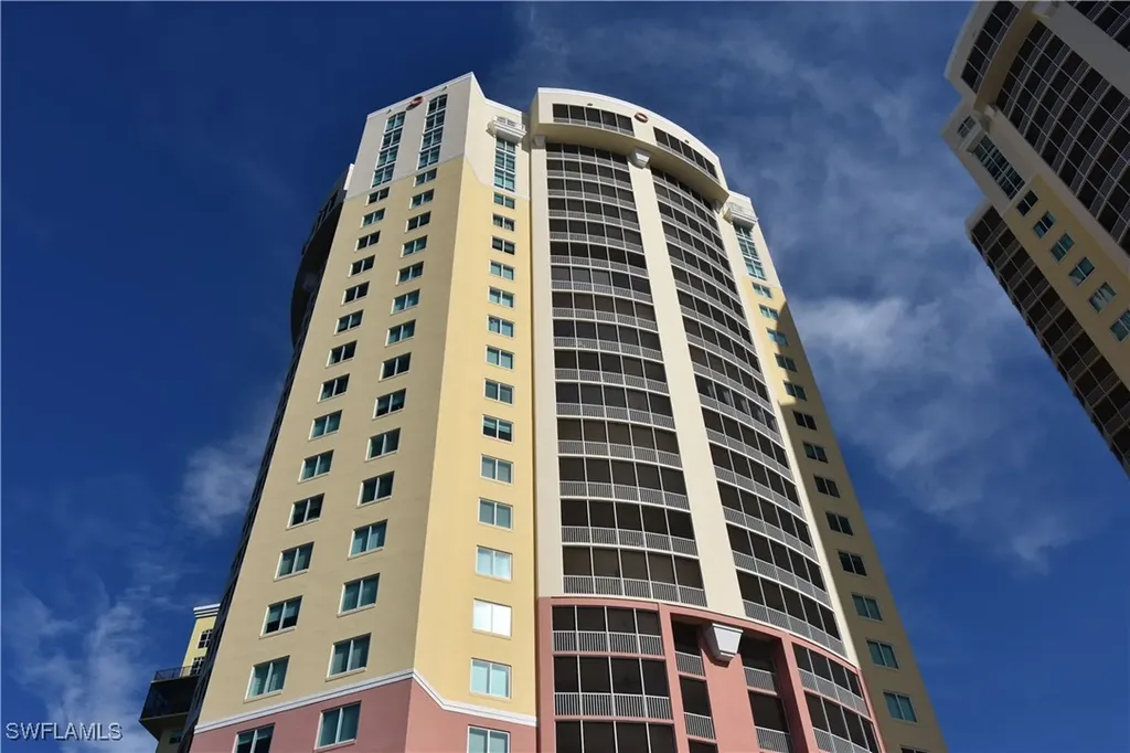 2745 1st Street Fort Myers FL 33916