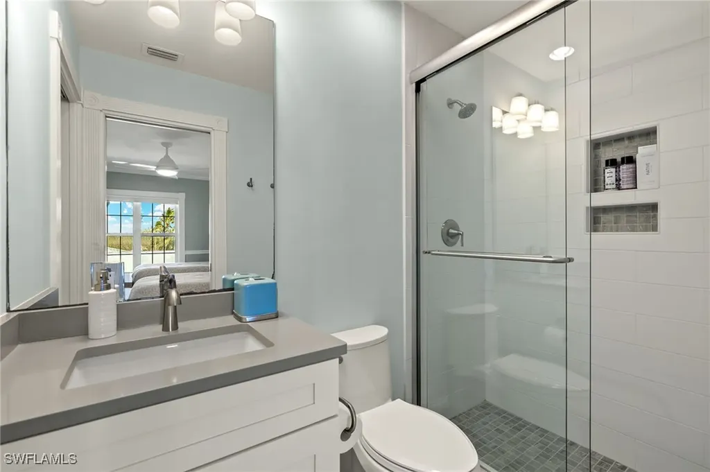 411 Bella Vista Way E Sanibel FL 33957