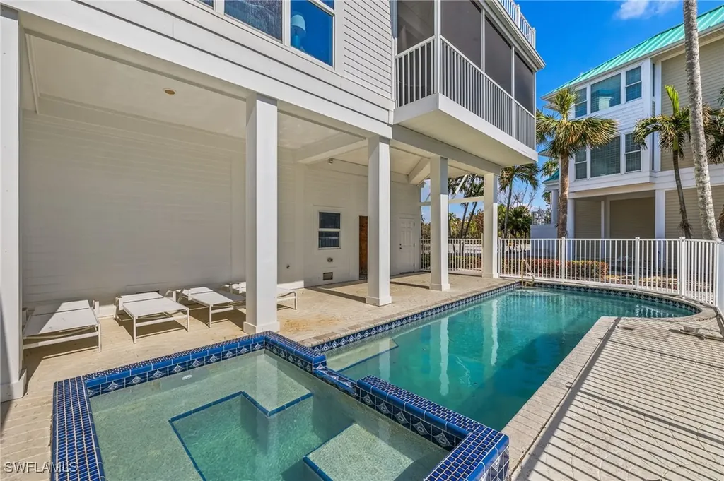 411 Bella Vista Way E Sanibel FL 33957