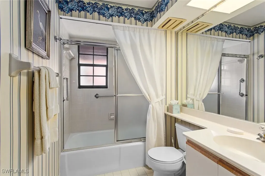 525 Serendipity Drive Naples FL 34108