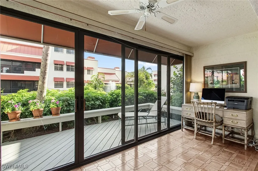 525 Serendipity Drive Naples FL 34108