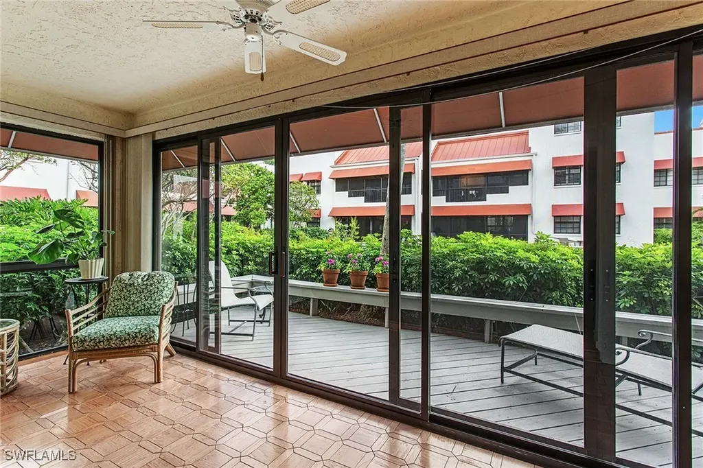 525 Serendipity Drive Naples FL 34108