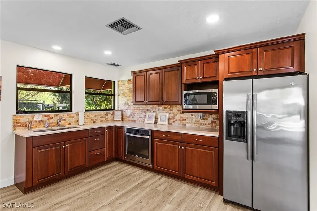 525 Serendipity Drive Naples FL 34108
