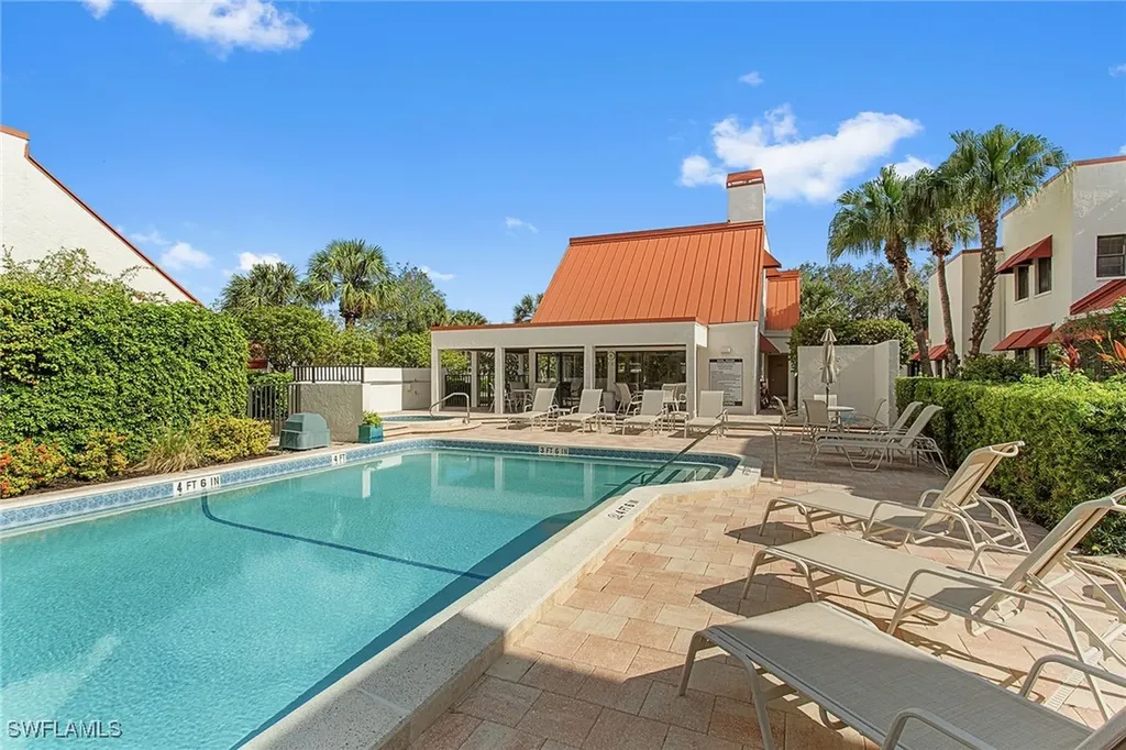 525 Serendipity Drive Naples FL 34108