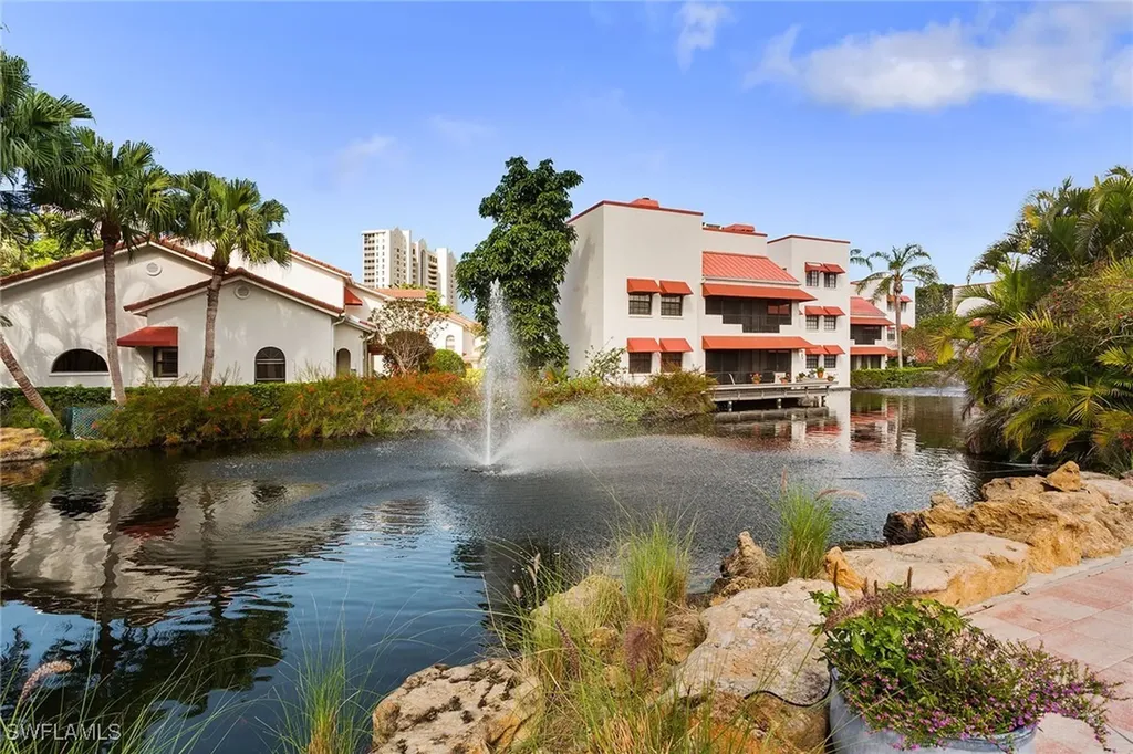 525 Serendipity Drive Naples FL 34108