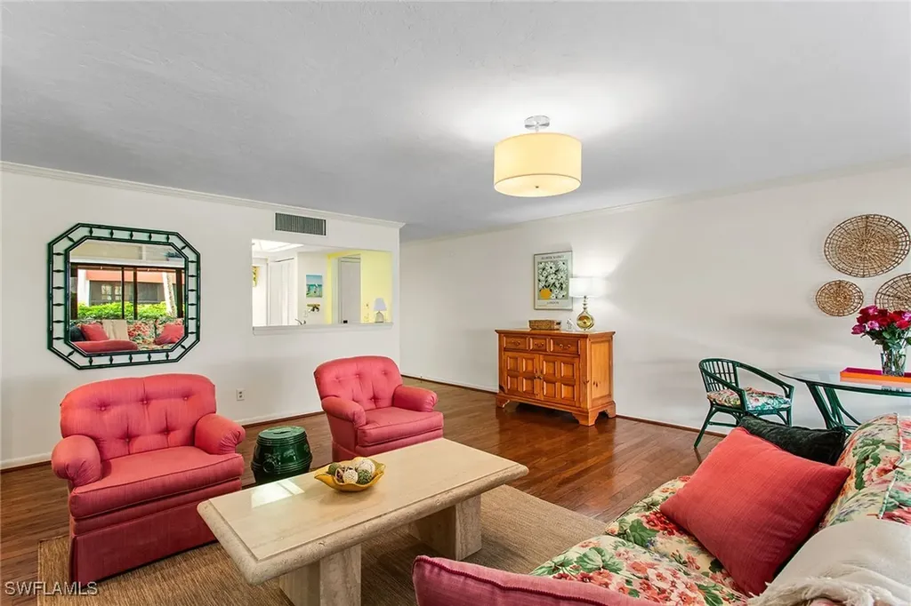 525 Serendipity Drive Naples FL 34108