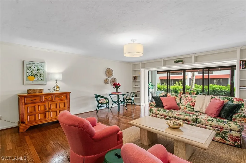 525 Serendipity Drive Naples FL 34108
