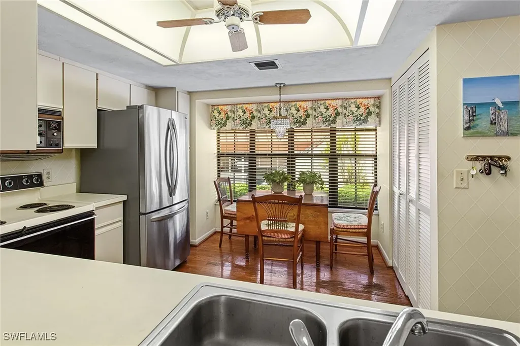 525 Serendipity Drive Naples FL 34108