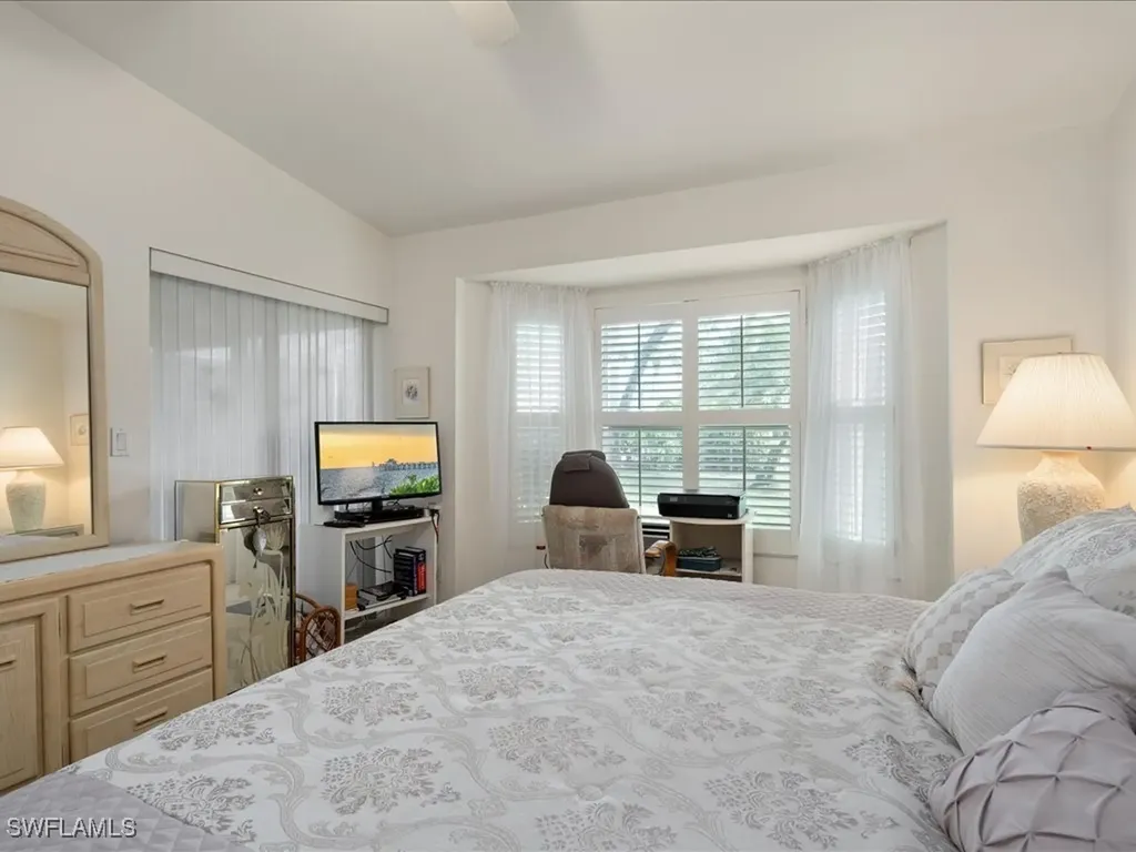 10806 Queen Anne Lane Naples FL 34109