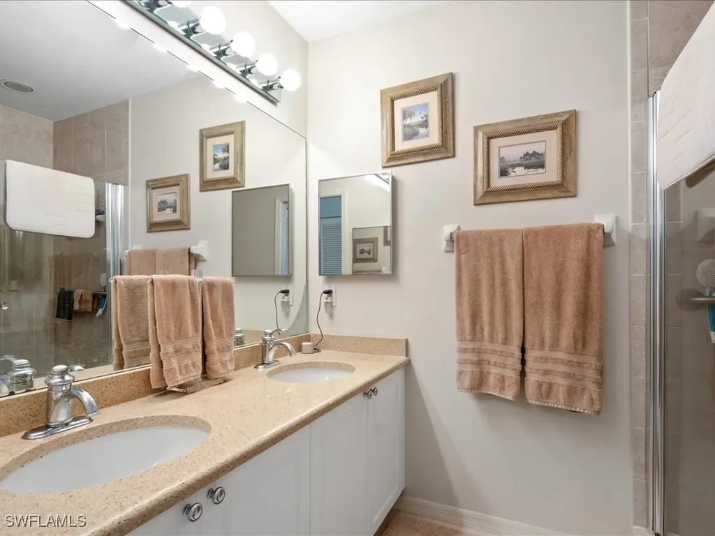 10806 Queen Anne Lane Naples FL 34109