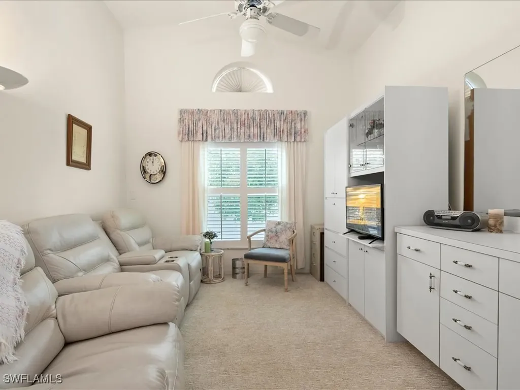 10806 Queen Anne Lane Naples FL 34109